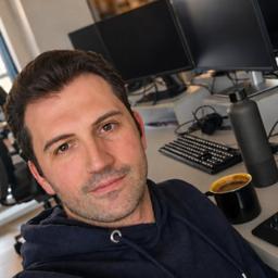 Jasmin at his desk